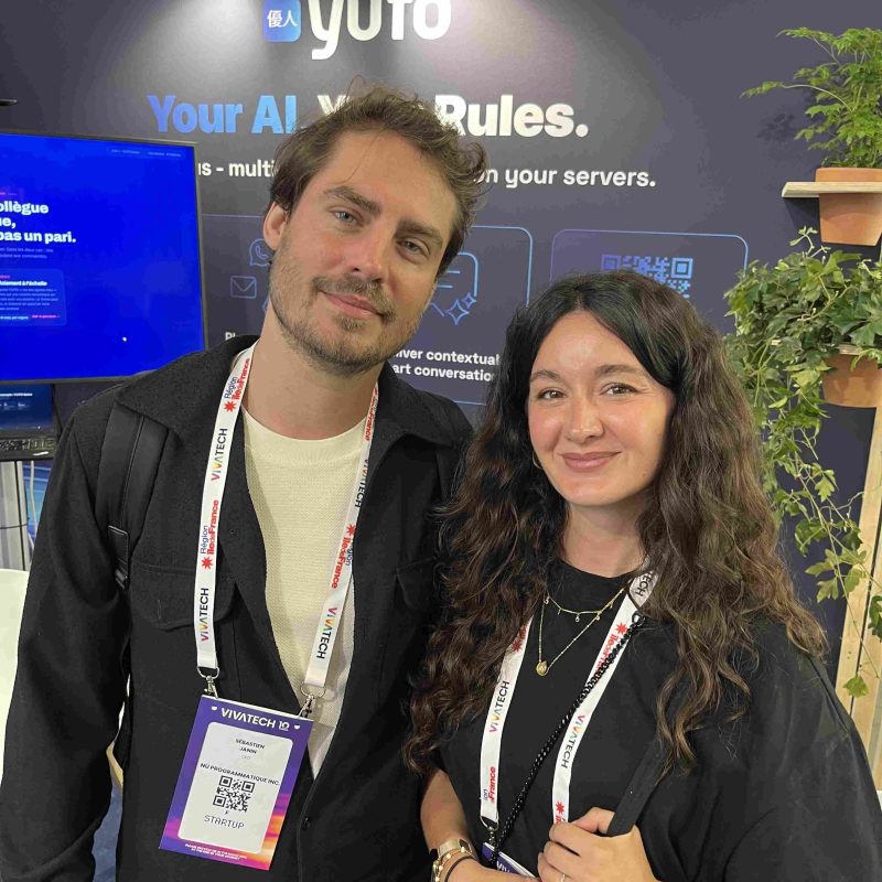 Sébastien et Kelly (nü programmatique) au stand Yuto